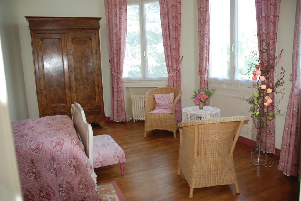 Domaine De L'Oie Rouge Bed & Breakfast Les Rosiers Rom bilde